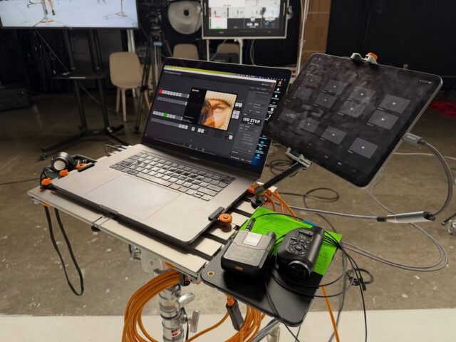 My @tethertools Aerotrac setup for this weekend’s live class. I was able to mount my iPad for remote switching and use the mousepad for extra space. I love how I can customize this setup.