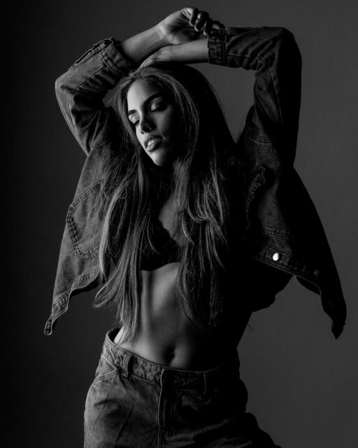 Images of @amys_nayelli created for my latest @ourppa video, which is all about B&W photography.

https://www.youtube.com/watch?v=vqfY2WcTmhI

Shot at @fourthwallphotostudio in Phoenix, AZ

#photography #bwphotography #studiolighting